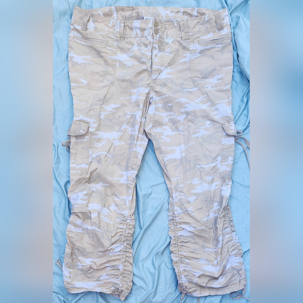 Lane Bryant Venezia Convertable Camouflage Cargo Pants Size 24